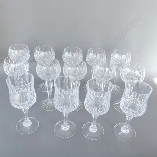 10 CRYSTAL WINE GLASSES + 4 GLASS WINE GLASSES
