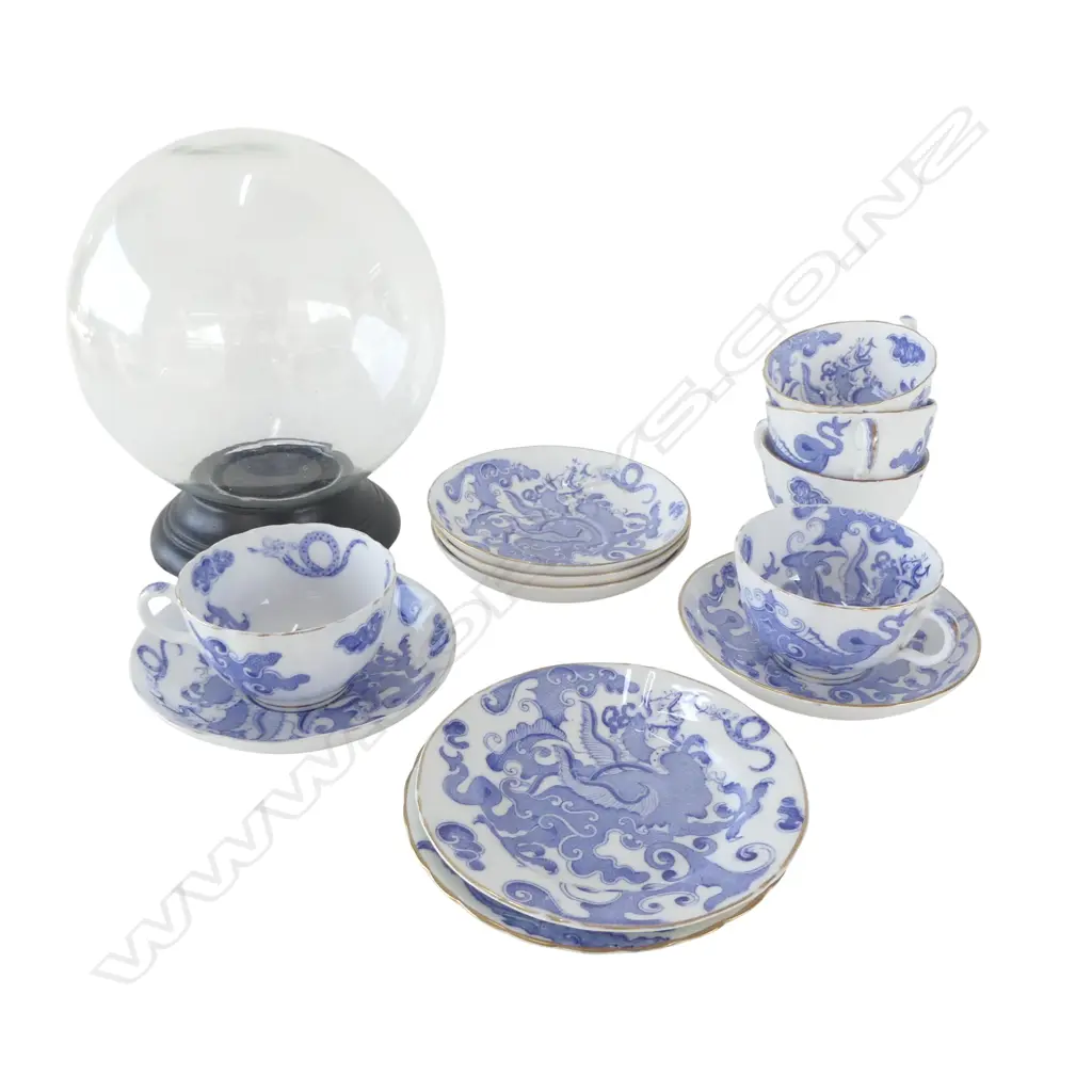 PART B/W WORCESTER TEASET  & GLASS DOME H230MM Image 1++