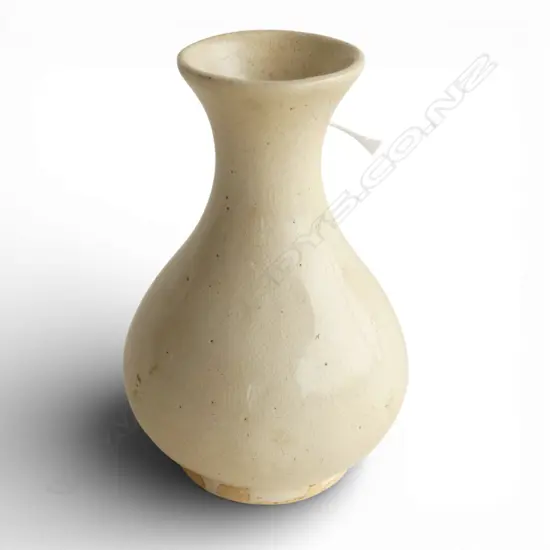 ORIENTAL VASE, WHITE GLAZE H.115mm