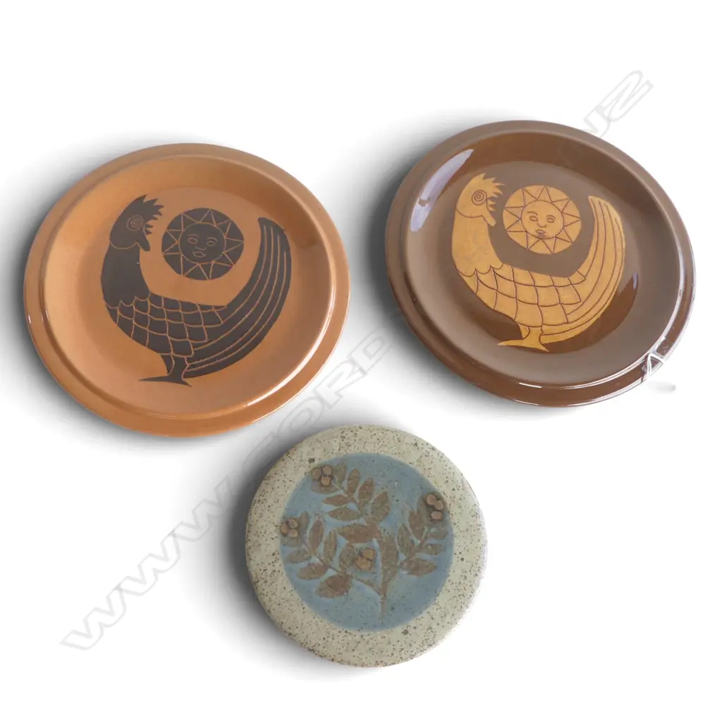 2 MAHANA WAIMEA STUDIO POTTERY PLATES Dia. 275mm + PAUL MELSER PLATE Dia.185mm Image 1++