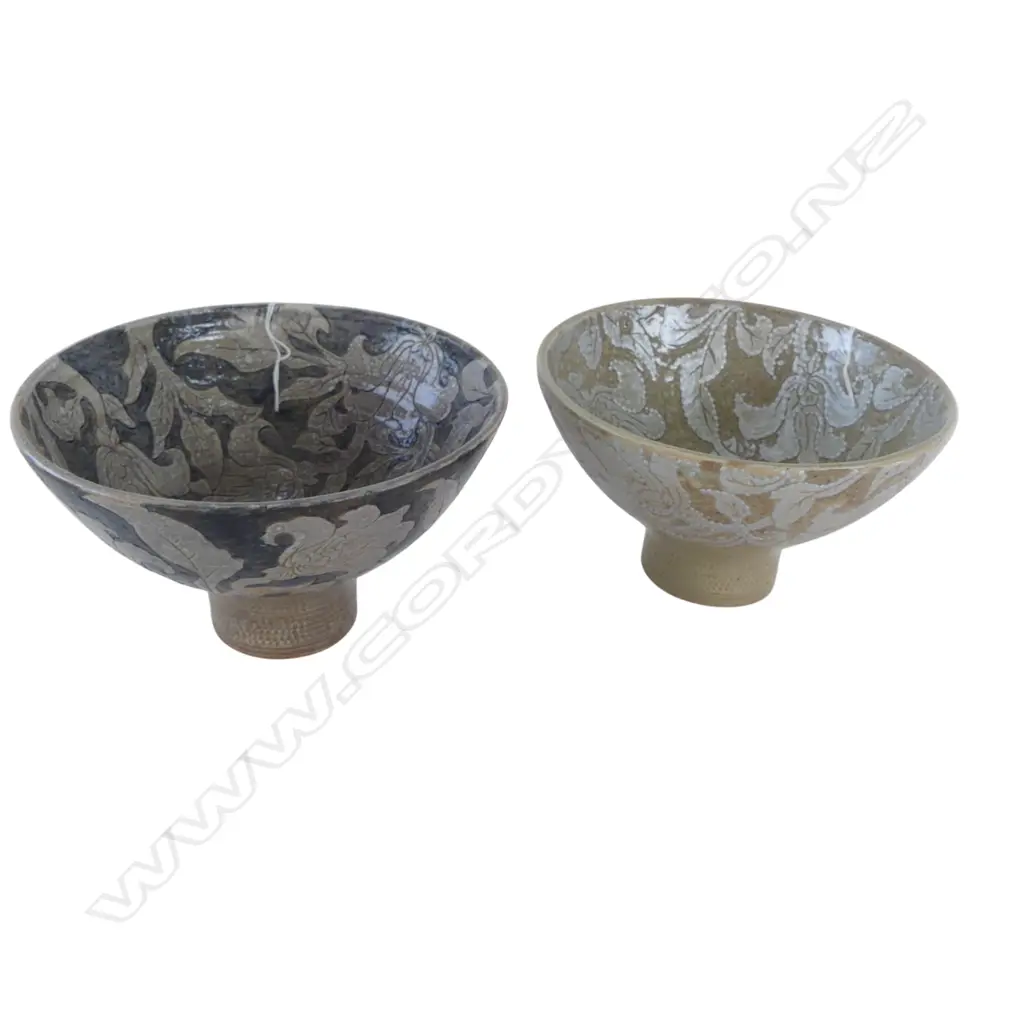 2 KEUM SUN LEE PEDESTAL BOWLS, Dia.190mm Image 1++