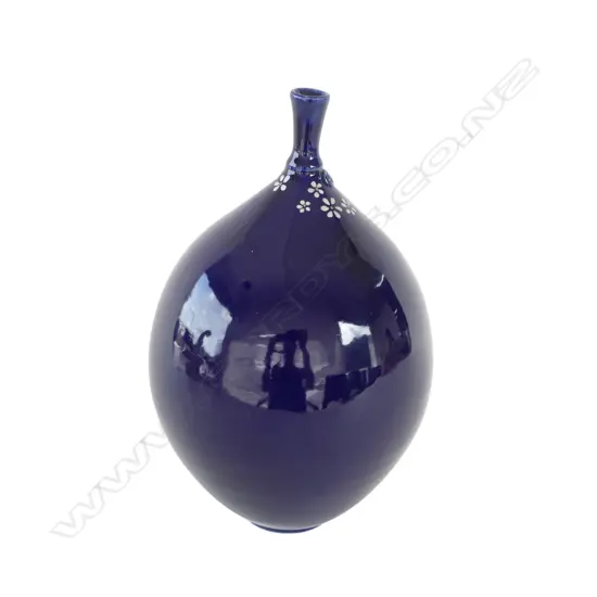 KEUM SUN LEE BLUE OVOID VASE, H.240mm