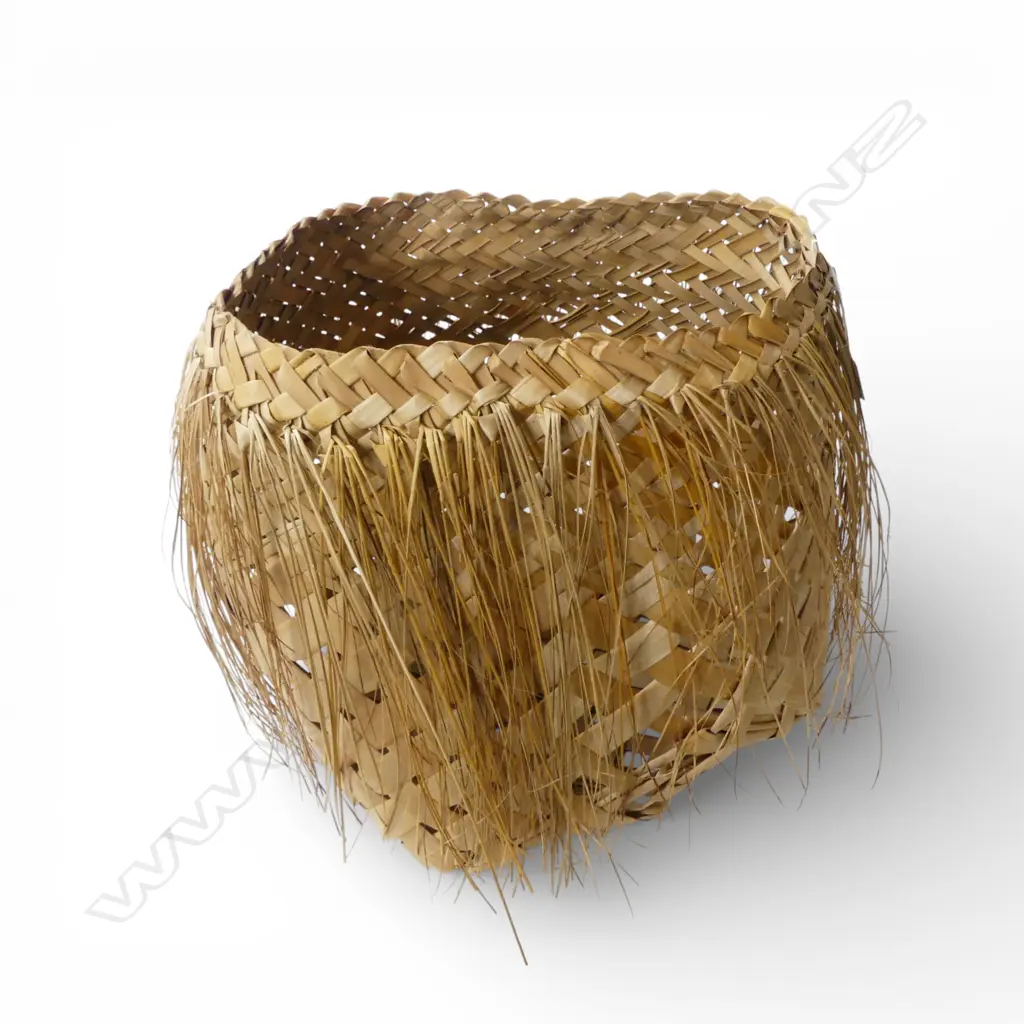 WOVEN FLAX BASKET H.350mm, 440mm dia Image 1++