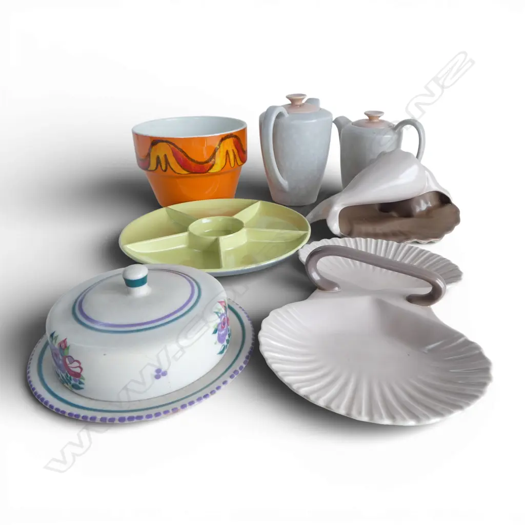 ASST. VINTAGE POOLE, DELPHIS POT frit to rim Image 1++