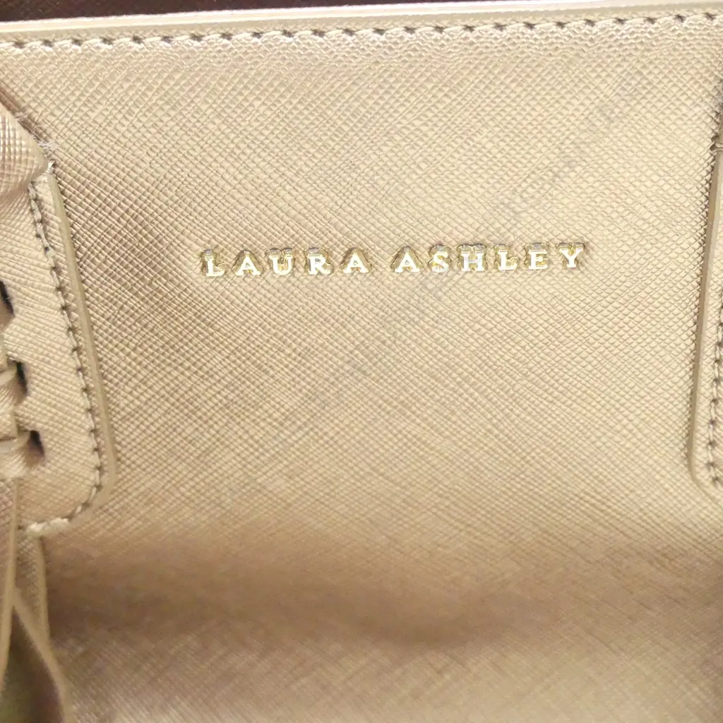 2 LADIES HAND BAGS; KATE SPADE / LAURA ASHLEY Image 1++