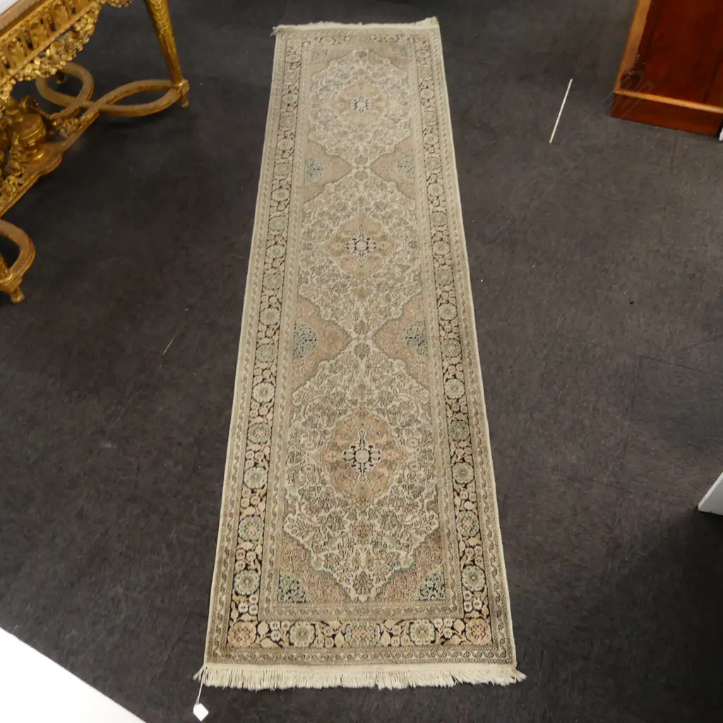 HAND KNOTTED SILK STYLE RUNNER 3000x800mm Image 1++