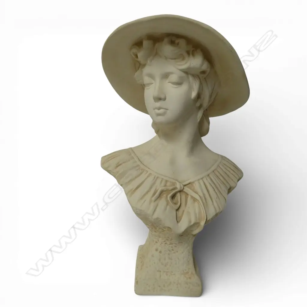A CERAMIC FIGURAL BUST - GIRL IN SUNHAT 600 mm (H) Image 1++