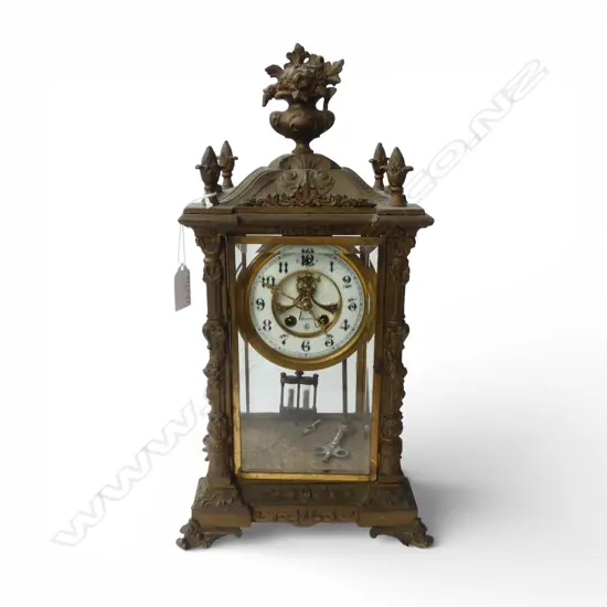 GILBERT (USA) ORMOLU CASED MANTLE CLOCK, ESCAPMENT, MERCURY PENDULUM WITH KEY (APPEARS IN WORKING ORDER)  410MM (h)