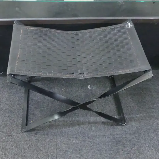 FOLDING STOOL