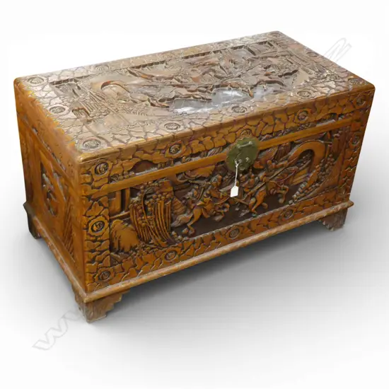 CHINESE CAMPHORWOOD CHEST DEPICTING BATTLE SCENES  1000 X 500 X 580 MM