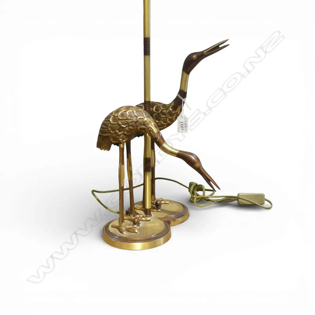 TABLE LAMP w. 2 BRASS CRANES & BEADED SHADE H.620mm Image 1++