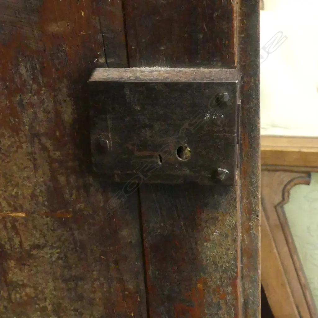 A good early 19thC French walnut armoire, Image 1++