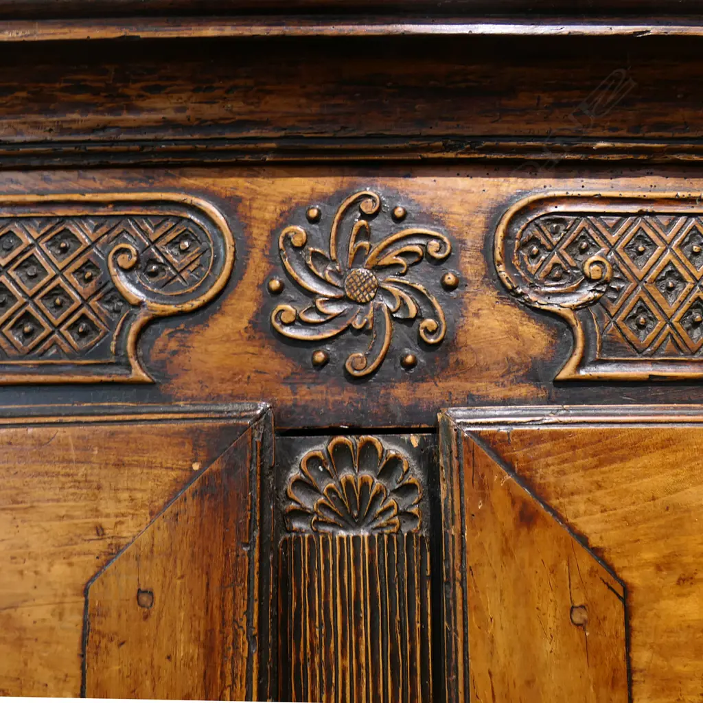 A good early 19thC French walnut armoire, Image 1++
