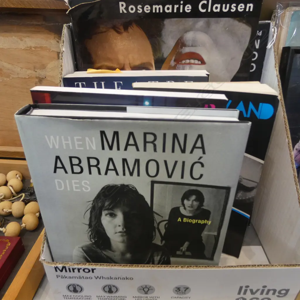 BOOKS; PERFORMANCE ART INTEREST Image 1++