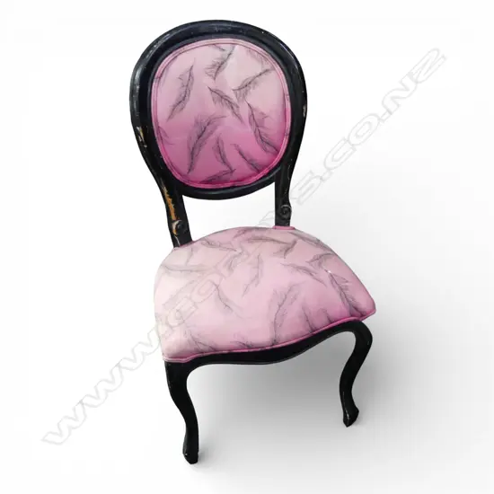 ANTIQUE CHAIR needs attention