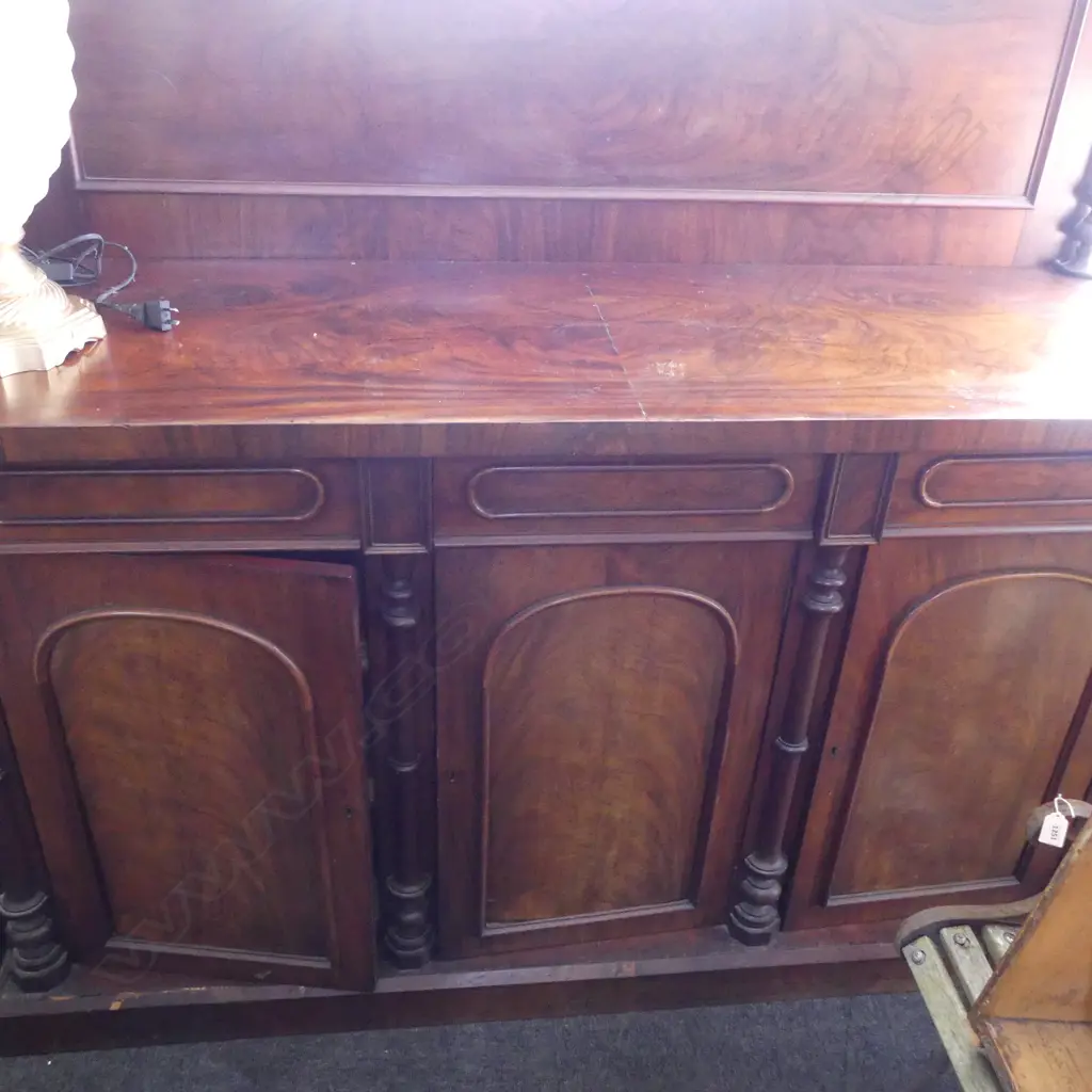REGENCY MAHOGANY SIDEBOARD 1635x560x1570mm Image 1++