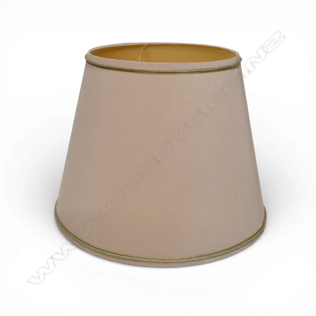 FANCY SOFT-PINK CERMAIC FLORAL-ENCRUSTED LAMP BASE, ON MARBLE STAND, WITH SHADE, H.600mm (lamp only) Image 1++