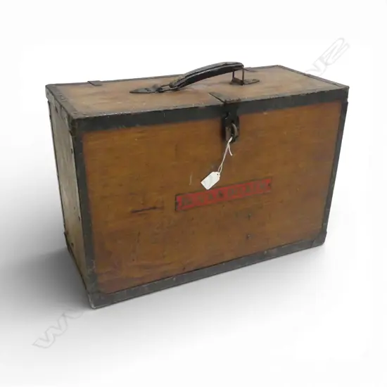 FRED W. WAPPAT ELECTRIC HANDSAW, BOXED W.535mm