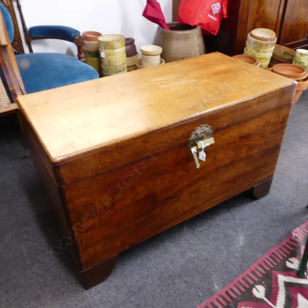 ORIENTAL OAK TRUNK 1010x500x610mm Image 1++