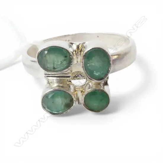 SILVER EMERALD RING