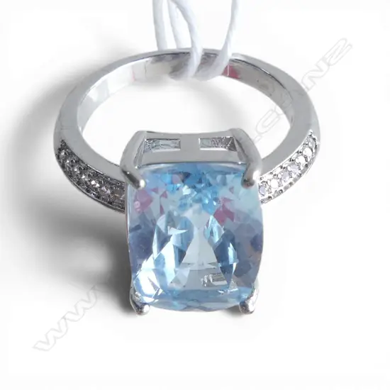 SKY BLUE TOPAZ & CZ SILVER PLATED DRESS RING, AIG CERT SIZE Q