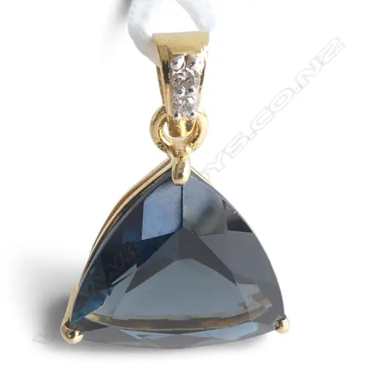 14ct LONDON BLUE TOPAZ & DIAMOND PENDANT
