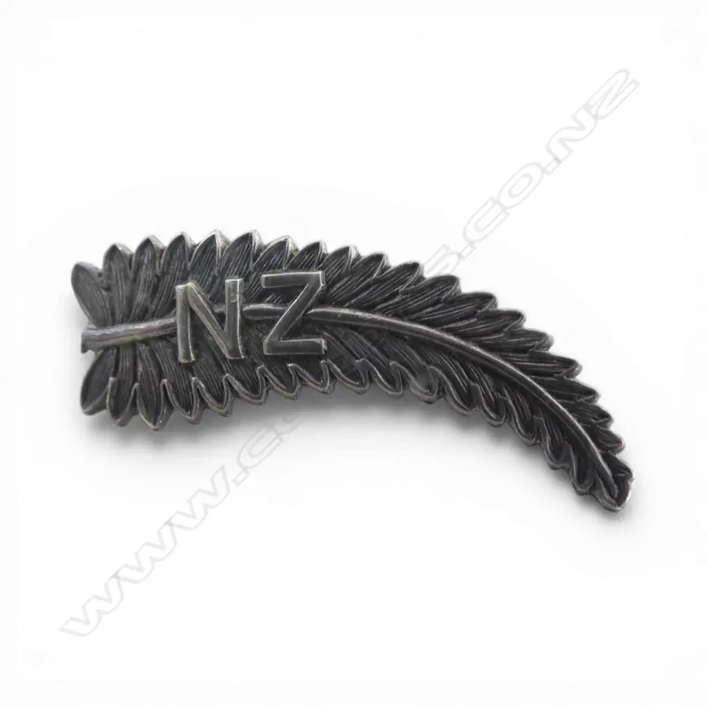 N.Z. FERN BROOCH L.40mm Image 1++