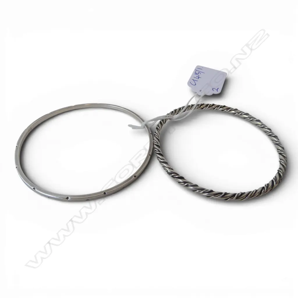 2 STG SILVER BANGLES, 24gms 65mm int. dia. Image 1++