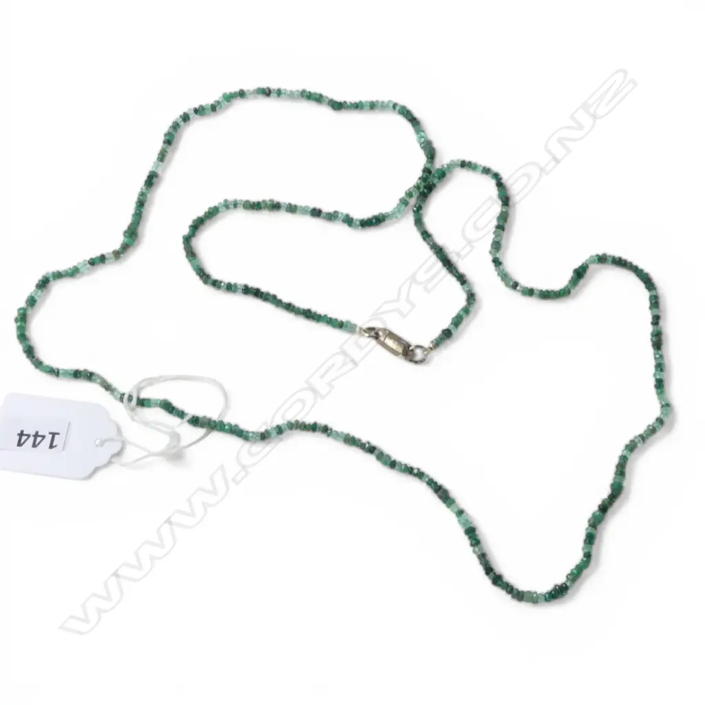GREEN EMERALD NECKLACE w. VALUATION L.840mm Image 1++