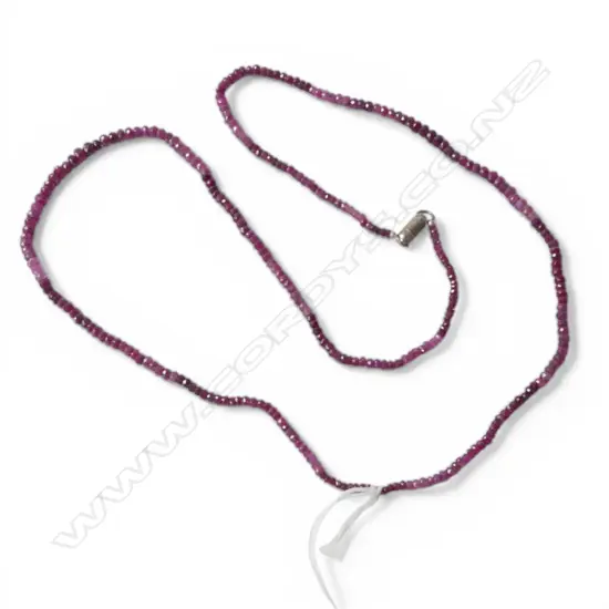 RUBY NECKLACE w. VALUATION L.770mm