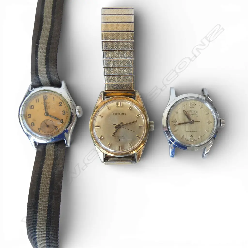3 VINTAGE WATCHES Roamer + Seiko + E. Borel Co Sport. All running Image 1++