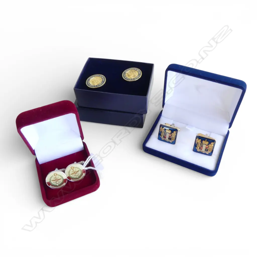 THREE SETS OF BOXED CUFF LINKS - INCL. NZ COAT OF ARMS, USA NAVY  Image 1++