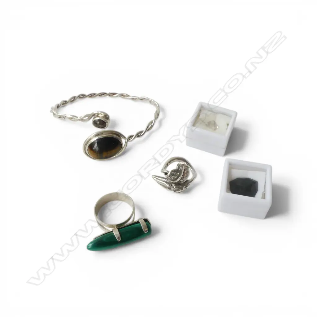 SIMON MISDALE SILVER TIGER EYE BRACELET/MALACHITE SILVER RING/SILVER GEM SET RING (some missing)/2  UNSET STONES  Image 1++
