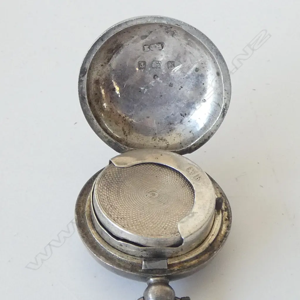 Birmingham 1909 SILVER ENGRAVED SOVEREIGN CASE some dents Image 1++