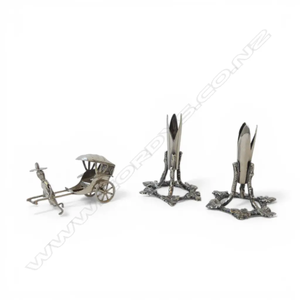 ASIAN SILVER RICKSHAW FIGURINE, 21.74gm & 2 SML CANDLESTICKS Image 1++