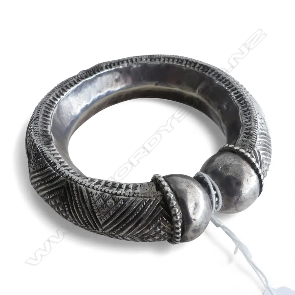 ANTIQUE SILVER KUCHI NOMAD BRACELET, AFGANISTAN (rare usually included in dowries) 70x60mm (internal) 72gms Image 1++