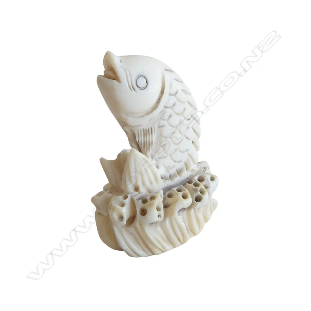 OLD JAPANESE CARVED IVORY standing fish NETSUKE on crashing waves signed. H.42mm Image 1++