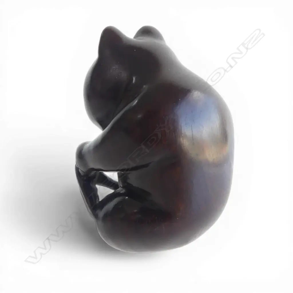 JAPANESE CARVED WOOD NETSUKE OF PANDA WITH LEAF, SIGNED, H.47mm Image 1++