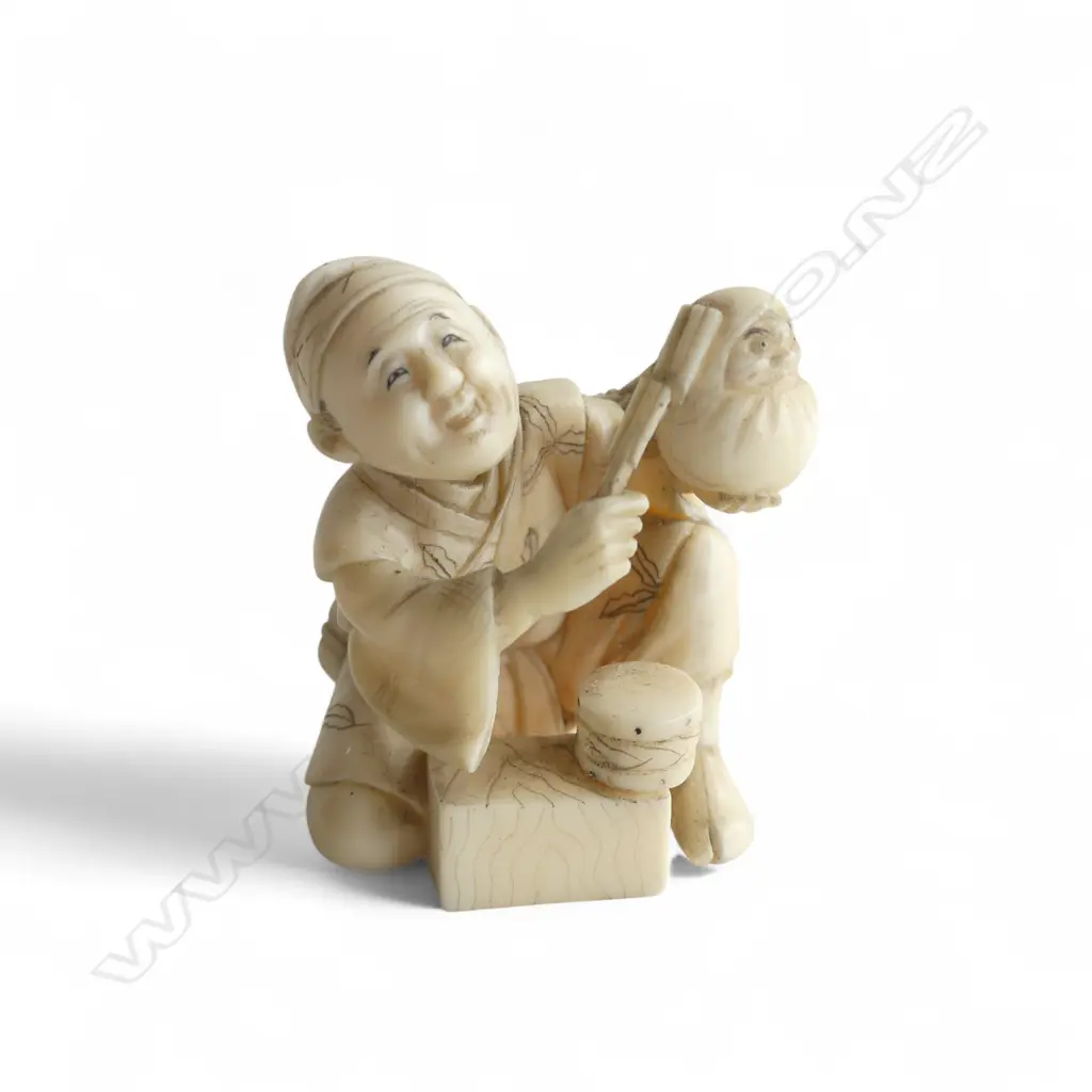 IVORY NETSUKE, MASK MAKER, SIGNED Image 1++