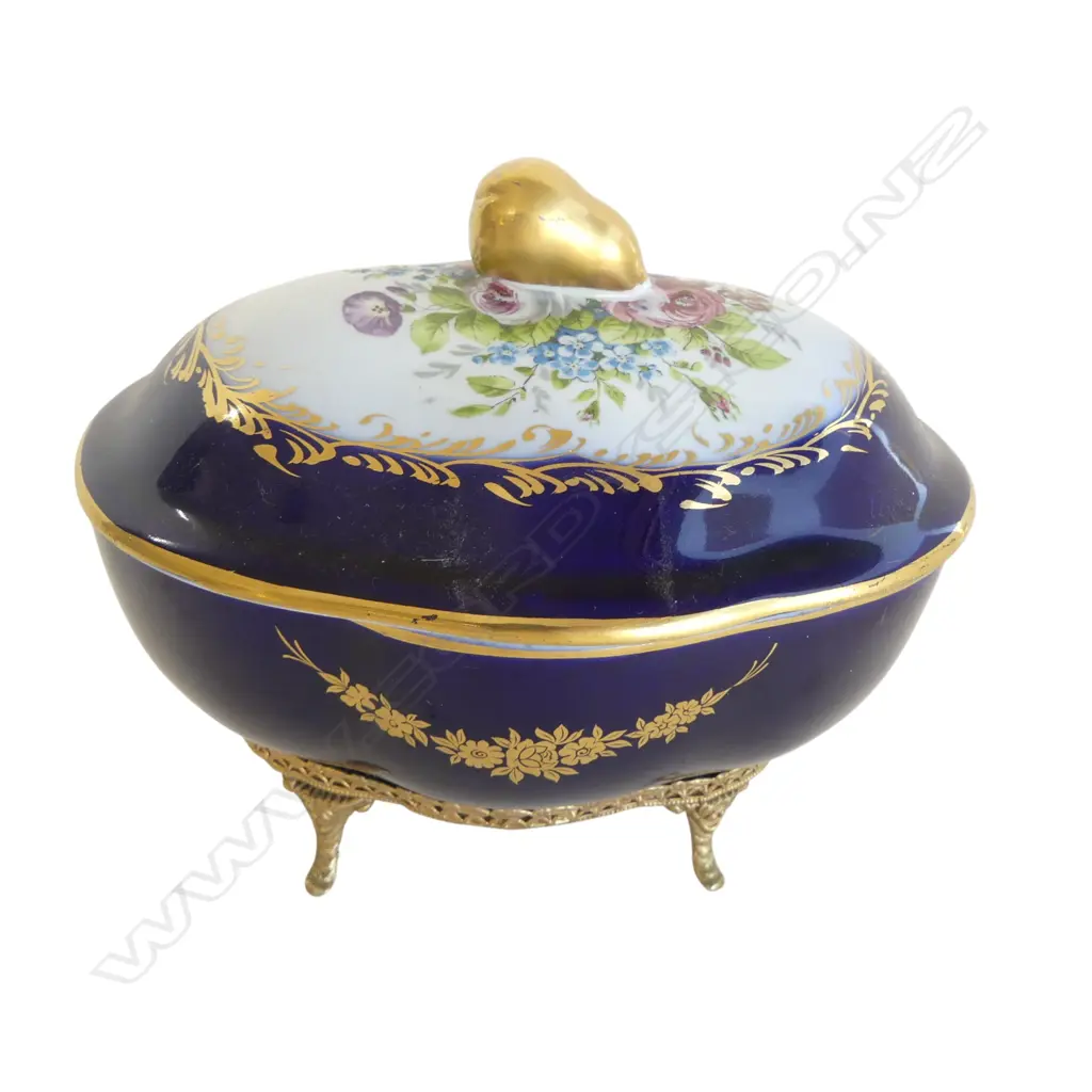 LIMOGE LIDDED BOWL ON METAL BASE L170MM Image 1++