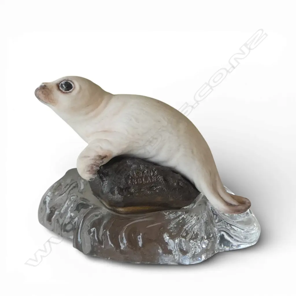 ROYAL WORCESTER SEA LION PUP ON BRONZE & GLASS BASE L.55mm Image 1++