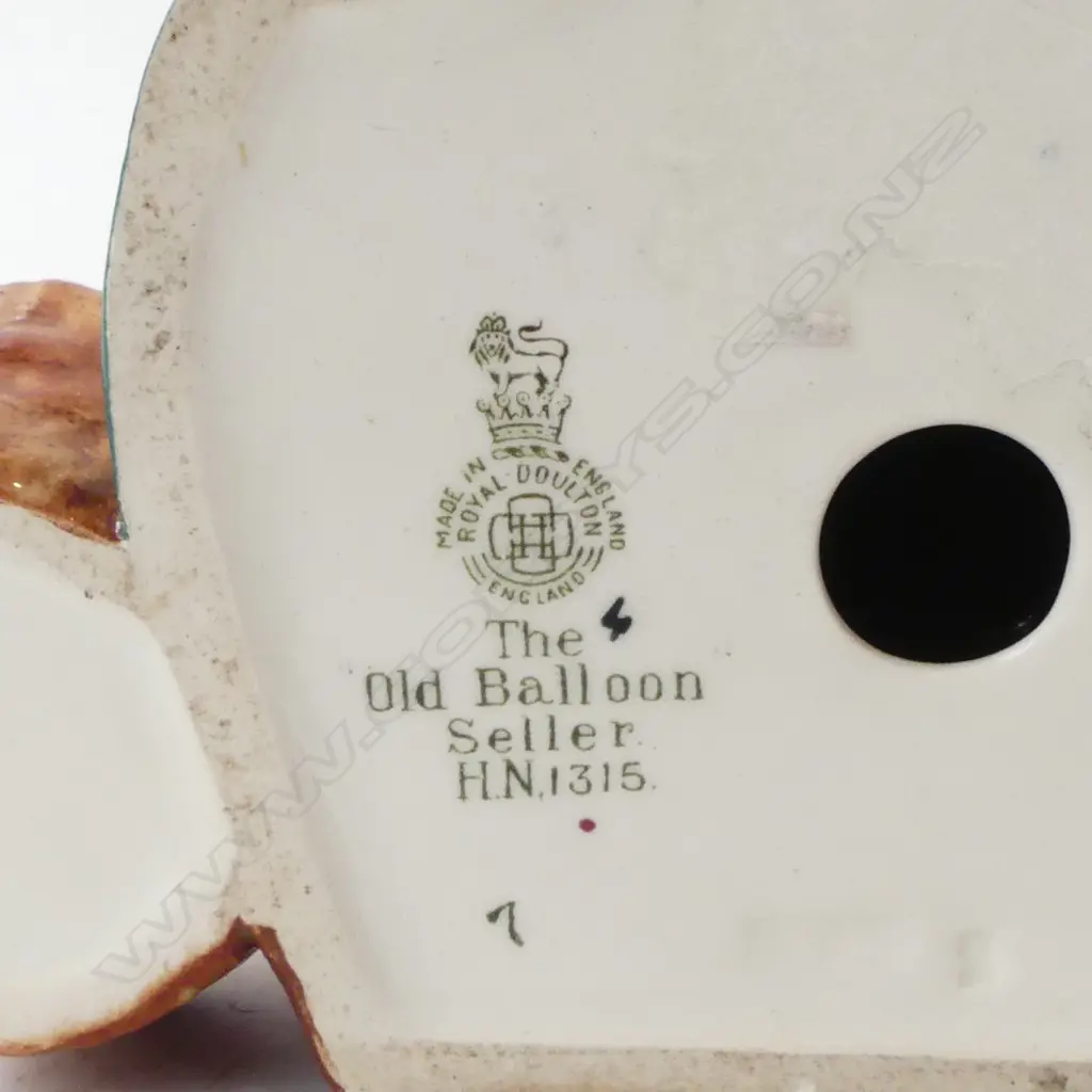 ROYAL DOULTON OLD BALLOON SELLER H.190mm Image 1++
