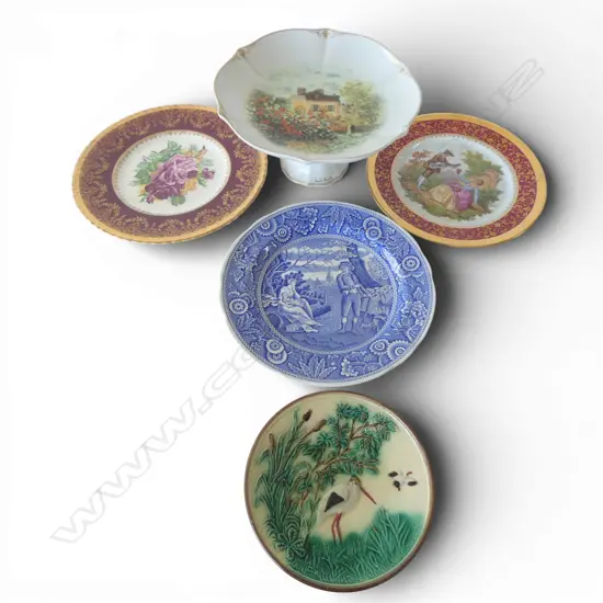 CHINA COMPORT & 4 COLLECTABLE PLATES