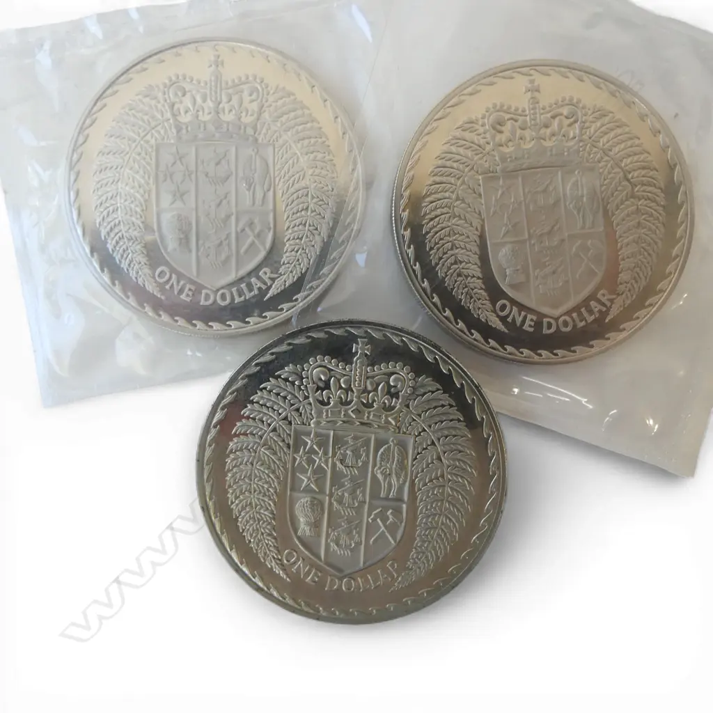 3 N.Z. $1 COINS 1973, 1975 & 1976 Image 1++