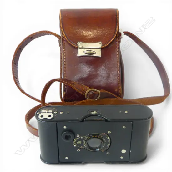 WWI KODAK VEST POCKET CAMERA in leather case 