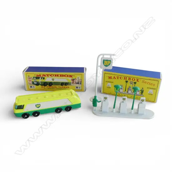 YELLOW BOX MATCHBOX PETROL TANKER (M1) WITH YELLOW BOX ACCESSORY BP GARAGE PUMP (A1)