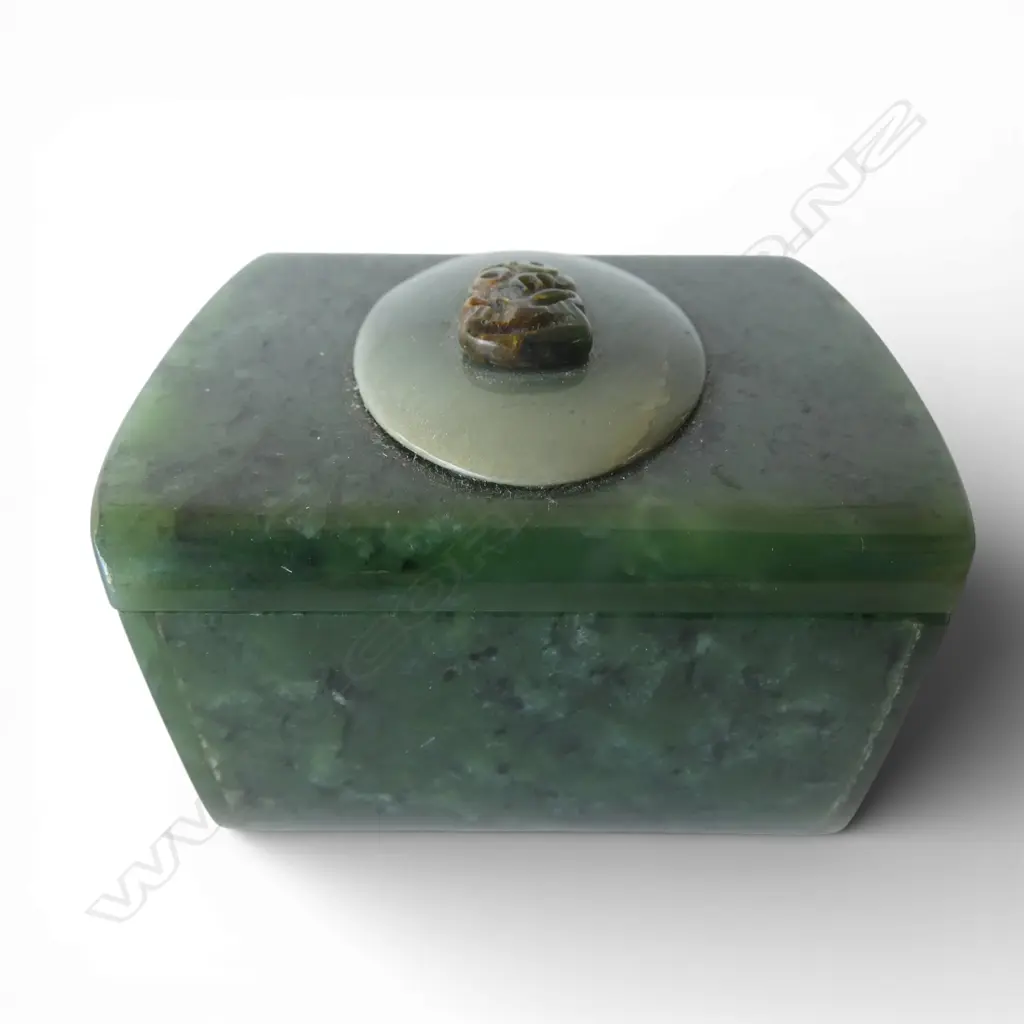ALL POUNAMU LIDDED TRINKET BOX with tiki mounted to oval panel. W.60mm Image 1++