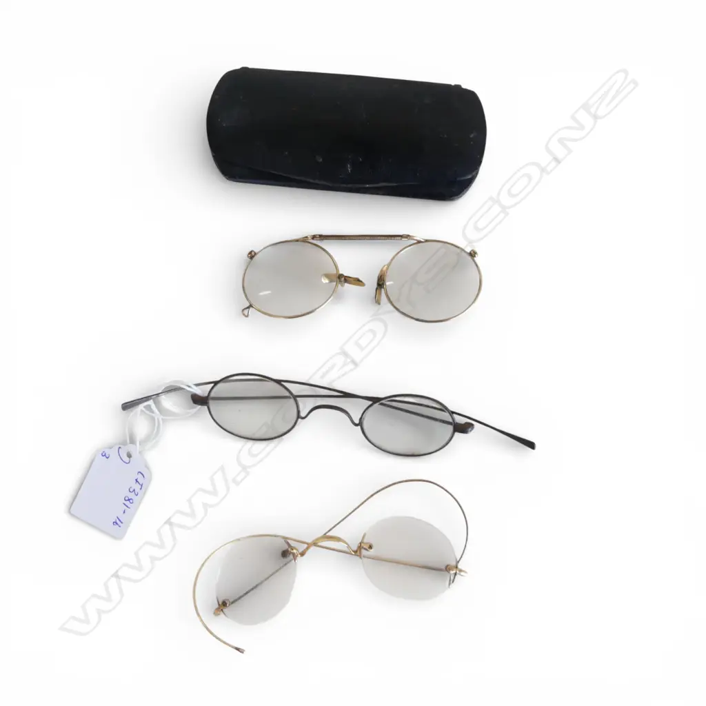 3 PRS ANTIQUE SPECTACLES - ONE CASED Image 1++