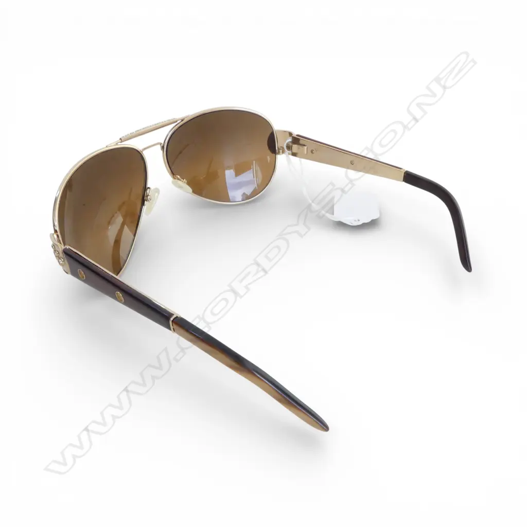 PR VALENTINO SUNGLASSES IN BURBERRY CASE Image 1++