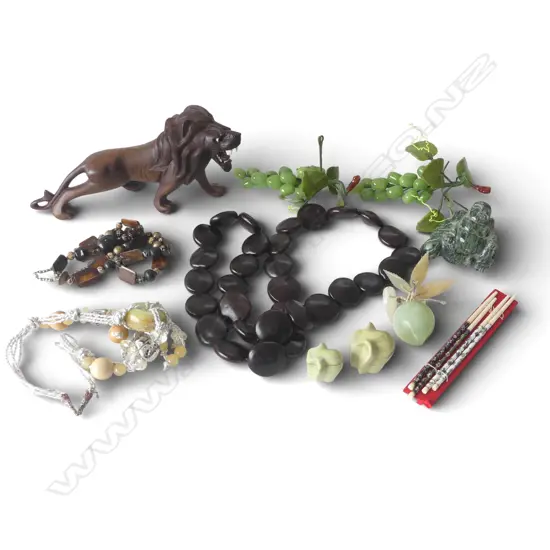 ASST. ORIENTAL ITEMS INCL. CARVED WOODEN LION L.300mm